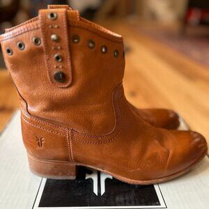 Frye Amelia Grommet Shortie Cowboy Boot, Size 9.5 Women's